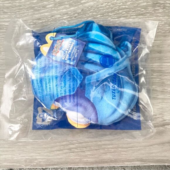 2024 McDonald's Yu-Gi-Oh x Hello Kitty: #7 TUXEDO‎ SAM x OBELISK the TORMENTOR - Picture 2 of 2